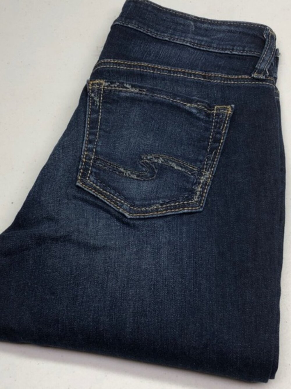 LIKE NEW SILVER SUKI STRAIGHT JEANS 28x31 ⭐️